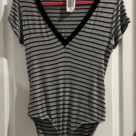 Striped V-Neck Women's Top - Picture 4 of 8